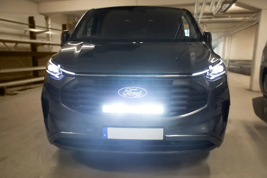 Custom_20_front_light_WEBB4